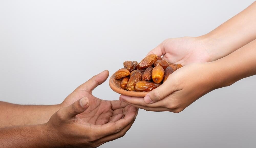 The Spiritual Rewards of Giving: Insights from Islamic Teachings on Hidden Charity